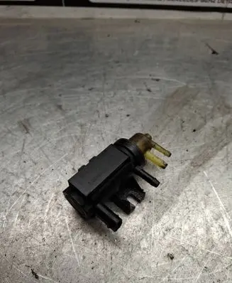 Mercedes-Benz E W211 Turbo solenoid valve A0071531428 0078203