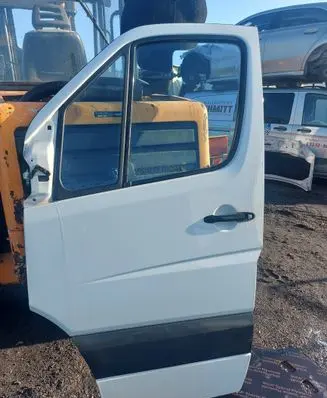 Mercedes-Benz Sprinter W906 Front door 