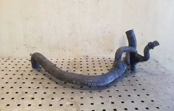 Volkswagen Transporter - Caravelle T4 Engine coolant pipe/hose 044121101L