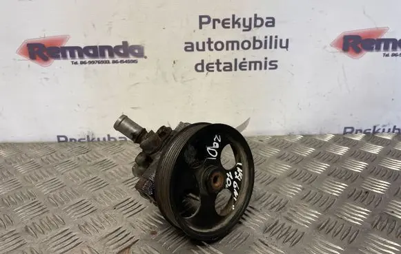 Opel Insignia A Power steering pump 55563329