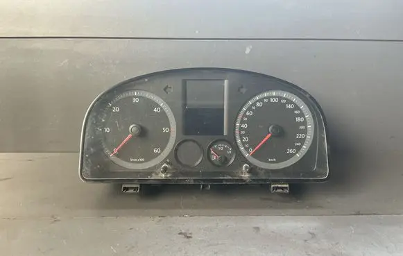 Speedometer (instrument cluster)