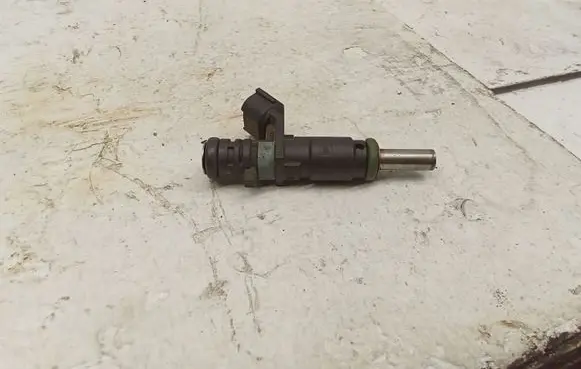 Volkswagen Golf V Fuel injector 07K906031C 6233F09191 SM9