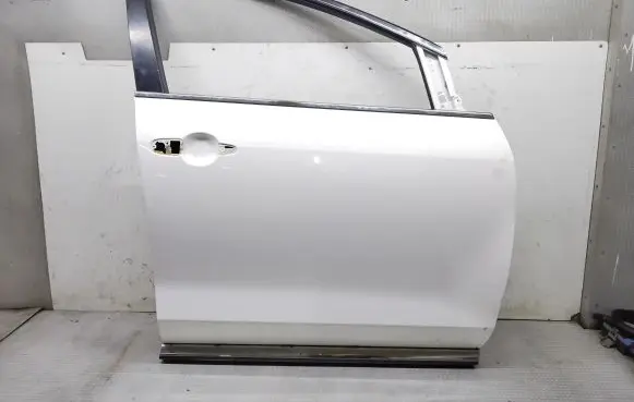 Mazda CX-7 Front door