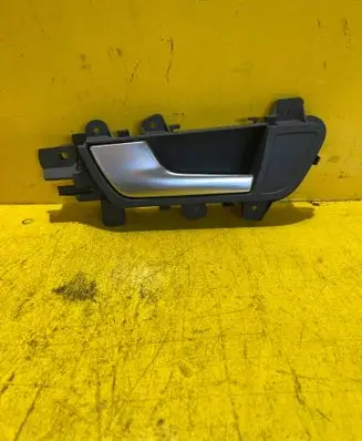 Audi A4 S4 B8 8K Front door interior handle 8K0837019