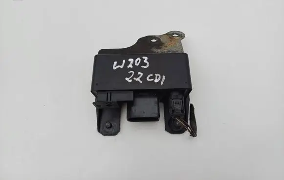 Mercedes-Benz C W203 Glow plug pre-heat relay