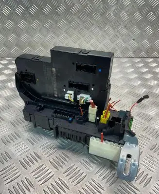 Mercedes-Benz E W212 Fuse module 2129009822 2129017206