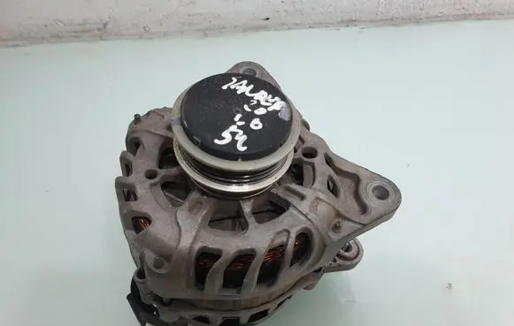 Dacia Sandero II Generator/alternator 231001167R