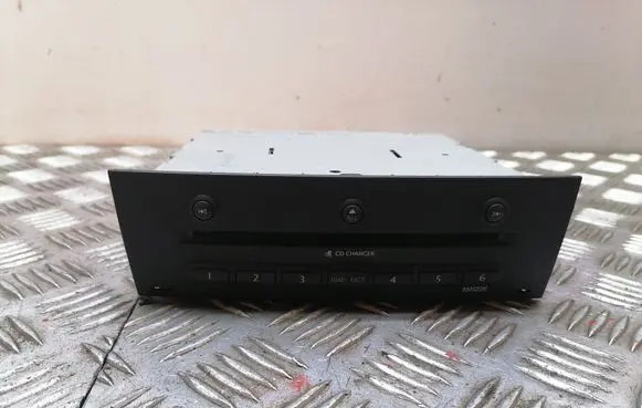 Renault Megane II CD/DVD changer 8200084437