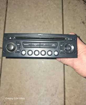 Peugeot Partner Radio/CD/DVD/GPS head unit E1024188 7647179394