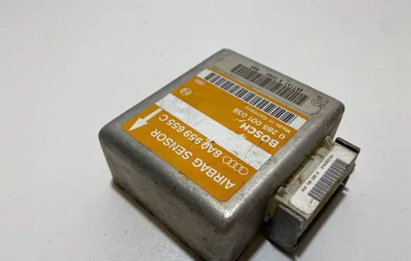 Audi A4 S4 B5 8D Airbag control unit/module 8A0959655C 0285001038