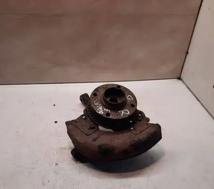 Volkswagen Golf III Front wheel hub