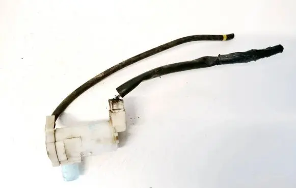 Nissan X-Trail T30 Windscreen/windshield washer pump 2224624a 2224624-a