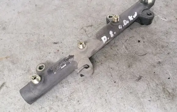 Audi A8 S8 D3 4E Fuel main line pipe 057130089C