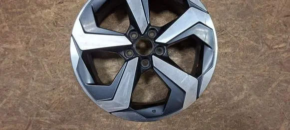 R18 alloy rim