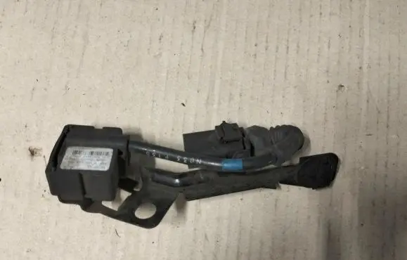 Audi A8 S8 D3 4E Acceleration sensor 4E0616575J