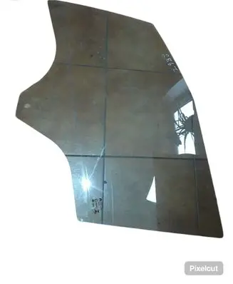 Peugeot 3008 II Front door window glass four-door