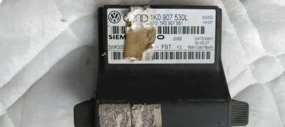 Volkswagen PASSAT B6 Gateway control module 1K0907530L