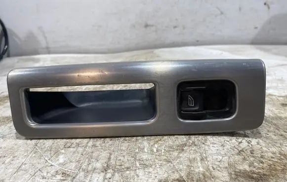 Volvo V50 Electric window control switch 8663819