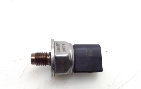 Mercedes-Benz Sprinter W906 Fuel pressure sensor 28389851 85PP2202 1627826321
