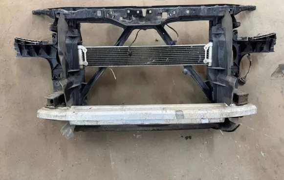 Audi Q7 4L Radiator support slam panel 