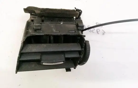 Volkswagen PASSAT B6 Dash center air vent grill 3C1819701E 05703-001