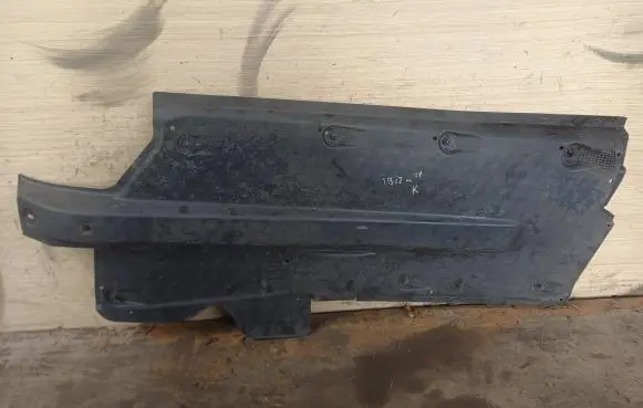 Seat Ibiza IV (6J,6P) Engine splash shield/under tray 6Q0825201H