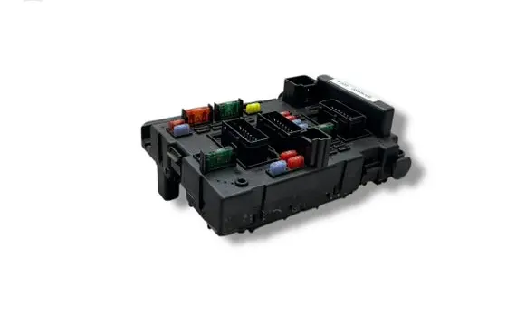 Peugeot 206 Fuse module 9657608680 BSMB4 68954152