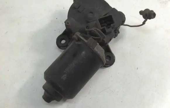 Mitsubishi Eclipse Front wiper linkage and motor MB623797
