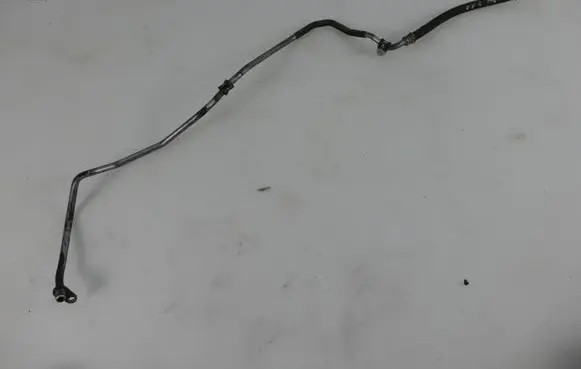 Gearbox oil cooler pipe/hose