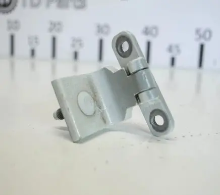 Tailgate/trunk/boot hinge