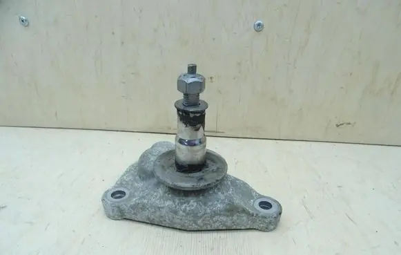 Citroen DS4 Gearbox mounting bracket 965276480