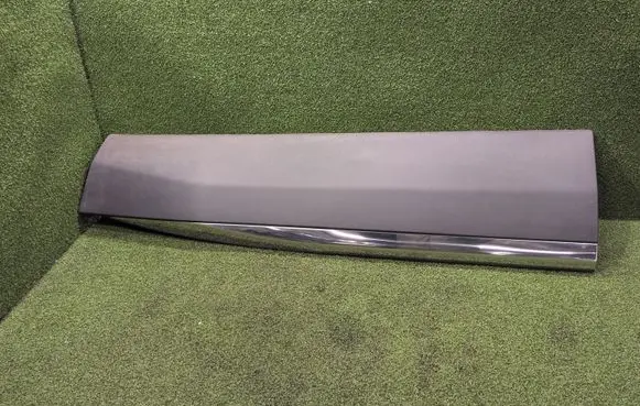 Peugeot 3008 II Front door trim (molding) 9811404077 109771a2 109770a2
