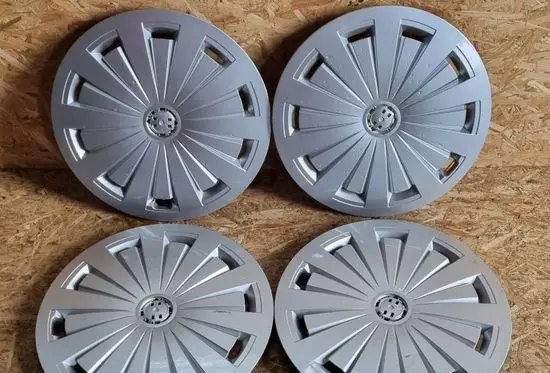Audi Q3 8U R16 wheel hub/cap/trim 8W0601147