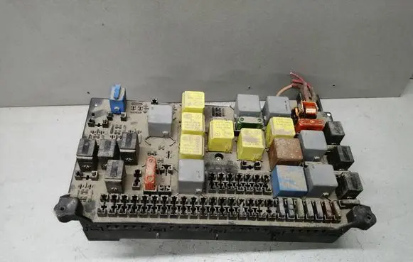 Mercedes-Benz ML W163 Fuse module 1635450205