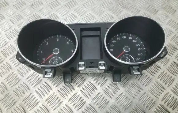 Volkswagen Golf VI Speedometer (instrument cluster) 5K0920960J