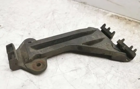 Audi A6 S6 C4 4A Front bumper mounting bracket 4A0807283A