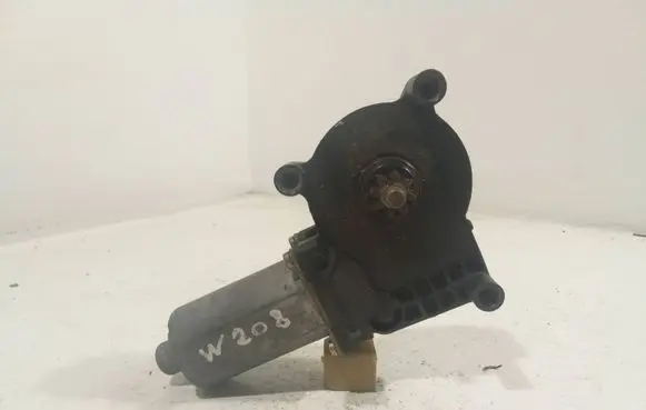 Mercedes-Benz CLK A208 C208 Front door window regulator motor 0130821919