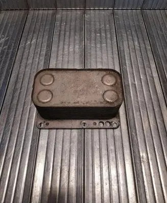 Engine oil radiator