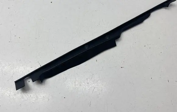 Audi A4 S4 B9 8W Fender end trim 8W0820582