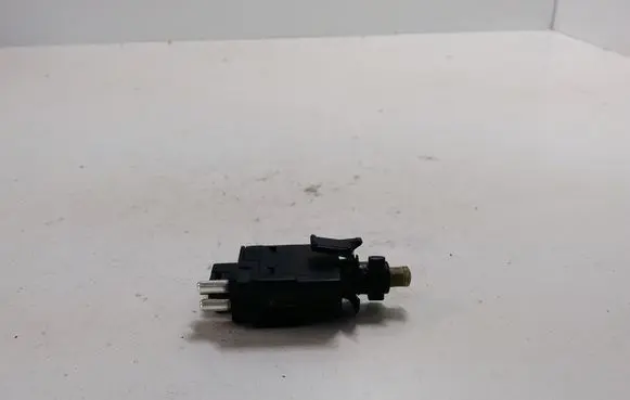 Mercedes-Benz E W210 Brake pedal sensor switch 0015450109