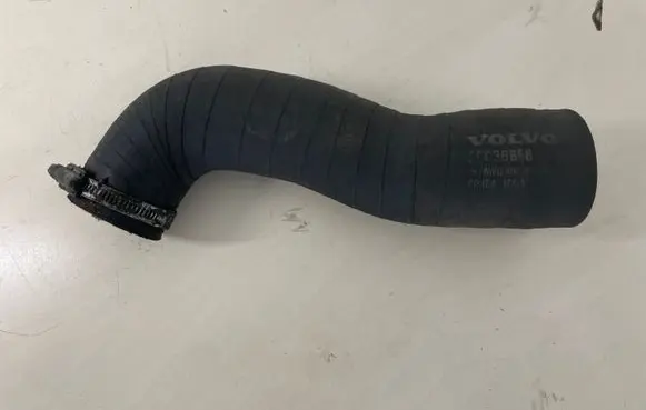Volvo XC90 Intercooler hose/pipe 30630856