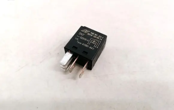 Volkswagen Phaeton Other relay 7M0951253C 95VW10K705EA