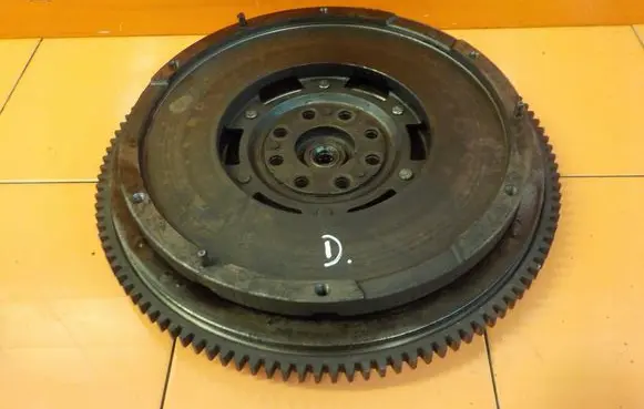Land Rover Discovery 3 - LR3 Dual mass flywheel 9MB23