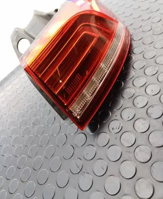Volkswagen PASSAT B8 Rear/tail lights 195290