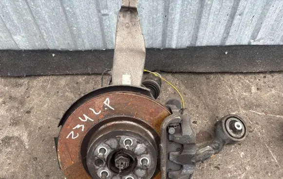 Land Rover Range Rover Sport L494 Front wheel hub spindle knuckle