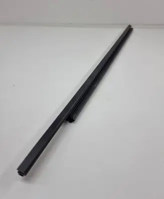 Porsche Cayenne (92A) Rubber seal front coupe door window 7p0837471