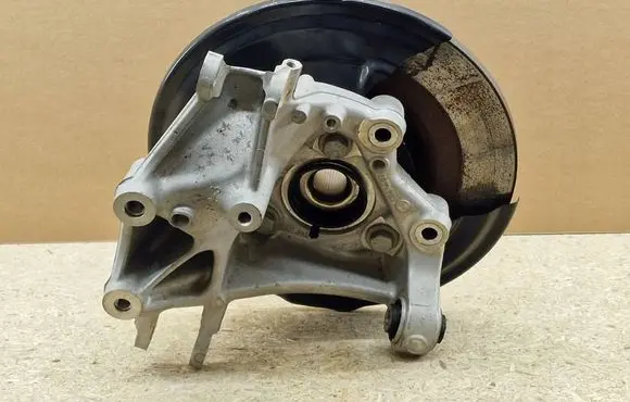 Volvo XC40 Rear wheel hub spindle/knuckle 32246247 8888964922