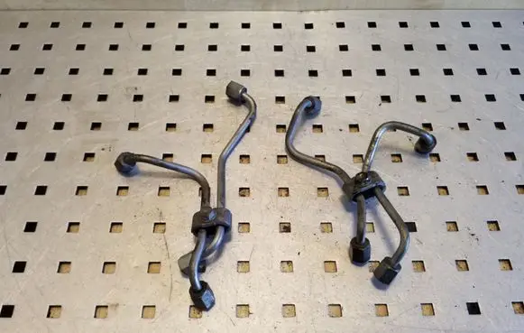 Fuel injector supply line/pipe