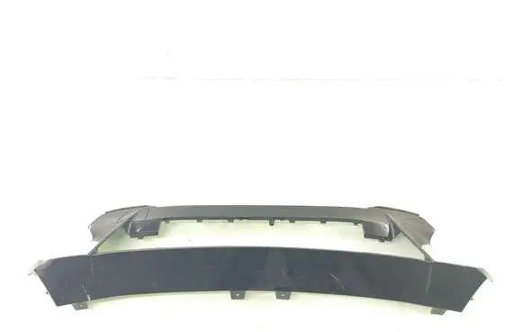 Front bumper lip