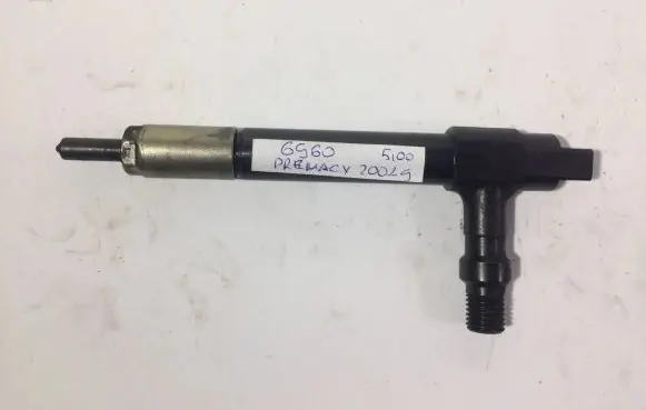 Mazda Premacy Fuel injector 6960